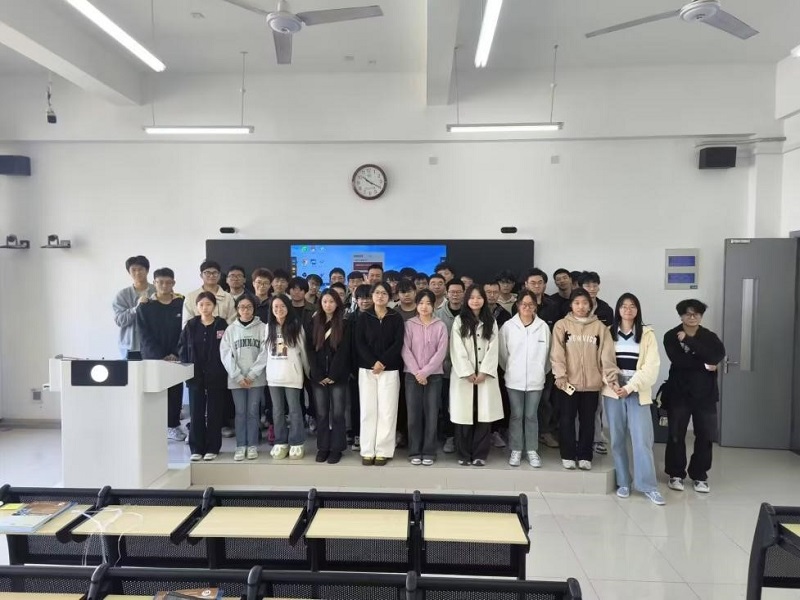 （图为班级合照）.jpg