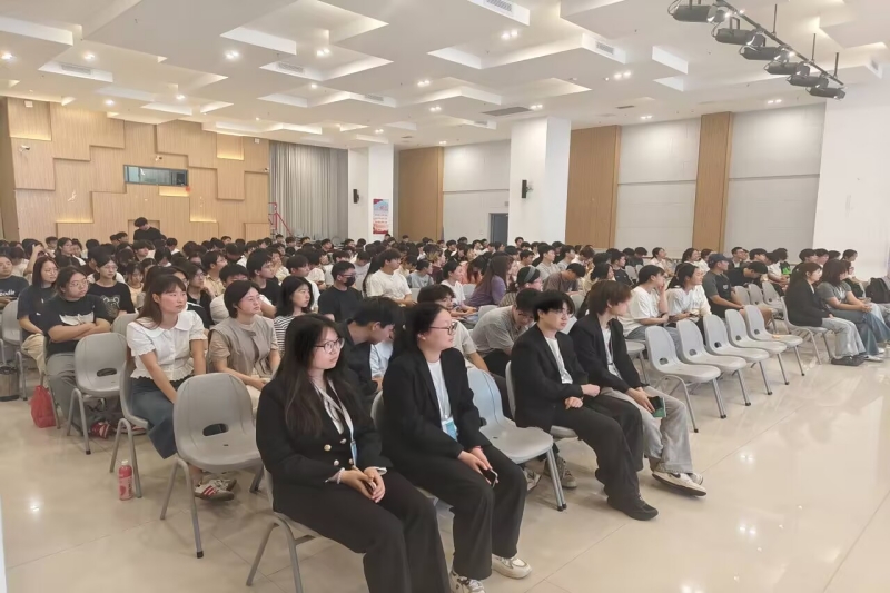 讲座现场3.jpg